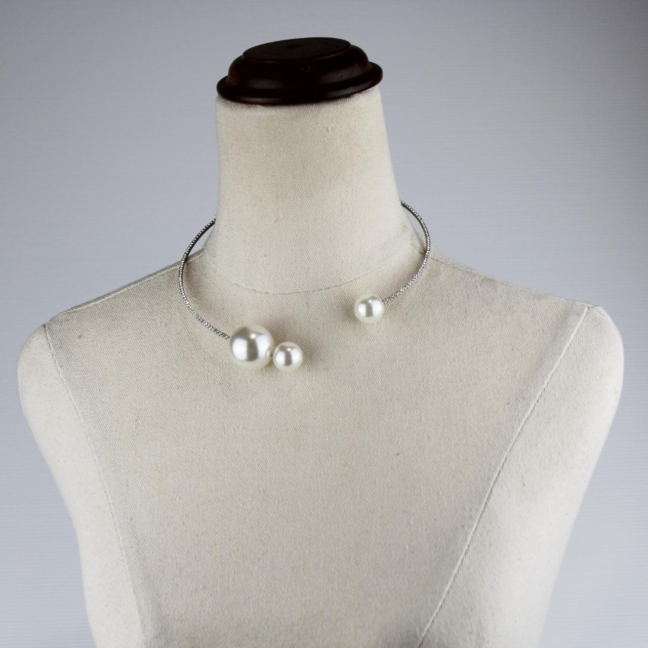 Elegant Choker Necklace Silver Tone Open Collar White Faux P