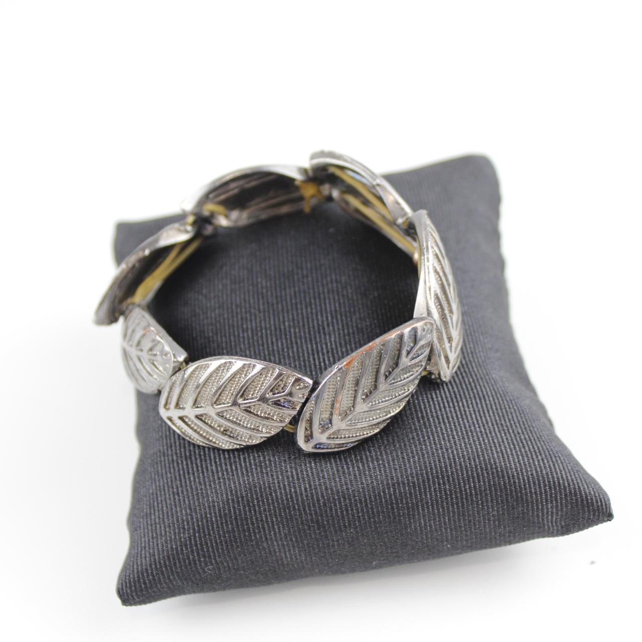 Elegant Silver-Tone Leaf Design Cuff Bracelet Nature Inspire