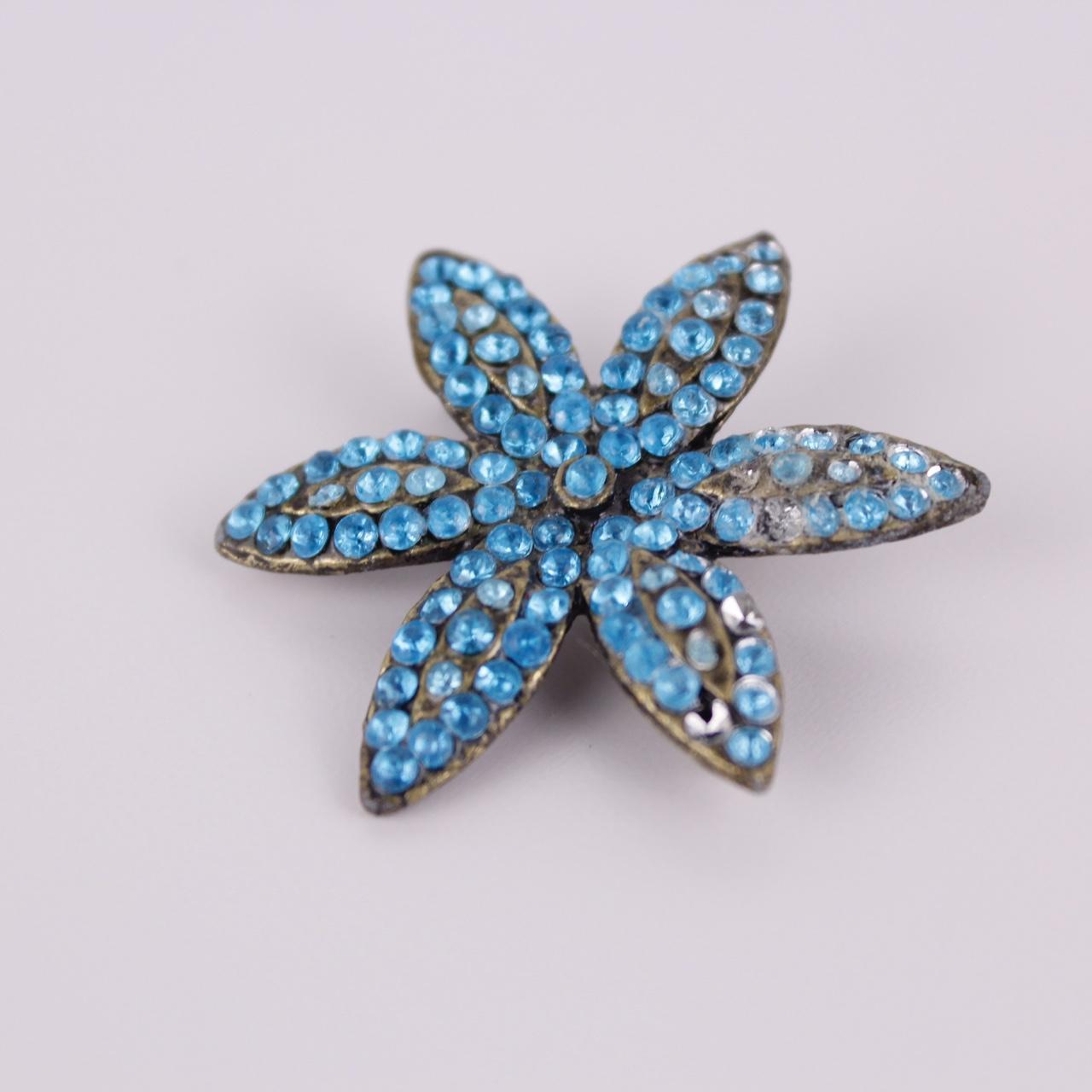 Blue Rhinestone Flower Brooch Silver Tone Antique Style Floral Pin  Good pre-lov