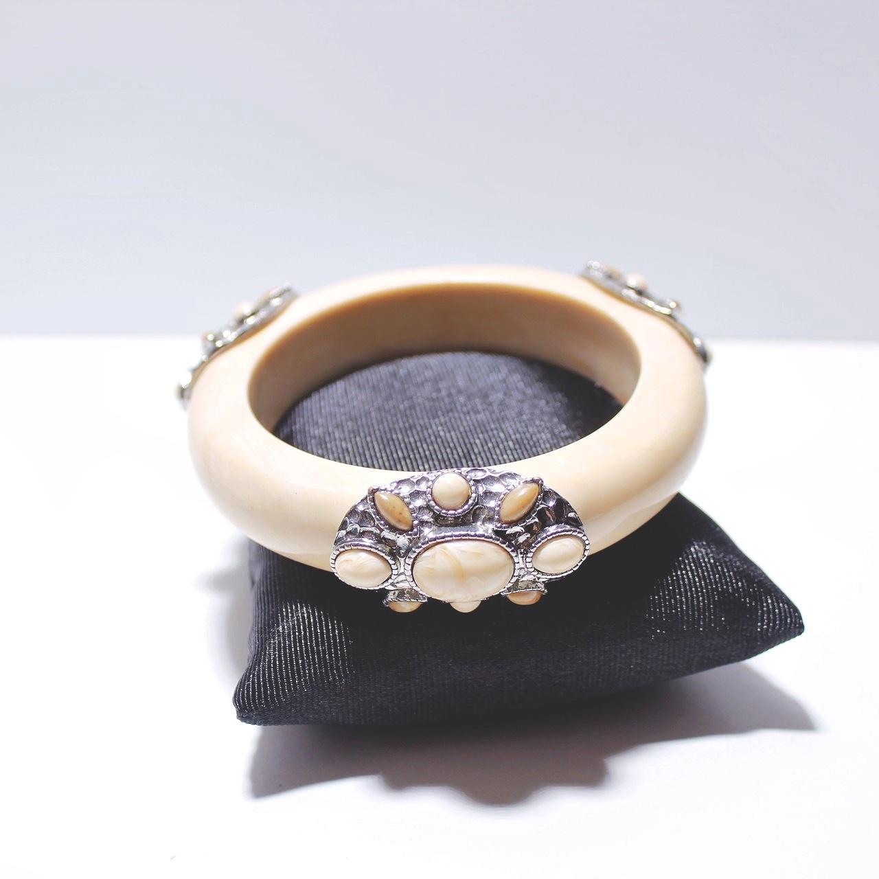 Vintage Cream Resin Bangle Bracelet Silver Tone Metal