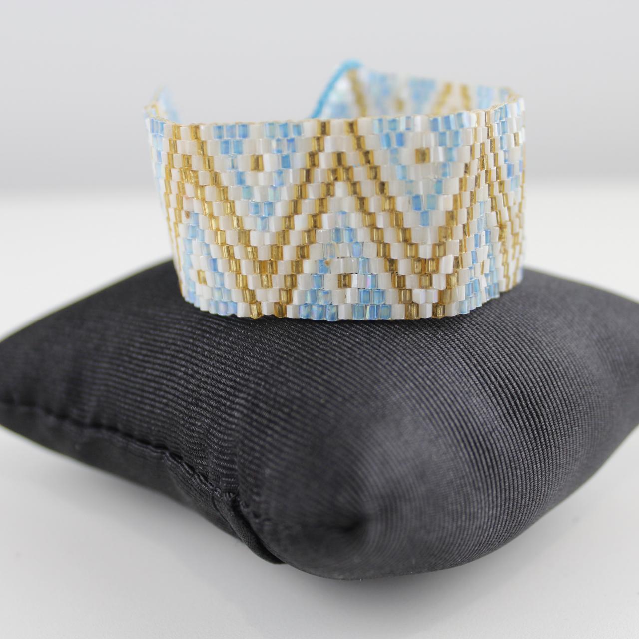 Beaded Bracelet - Geometric Zigzag Pattern - Blue, White & G