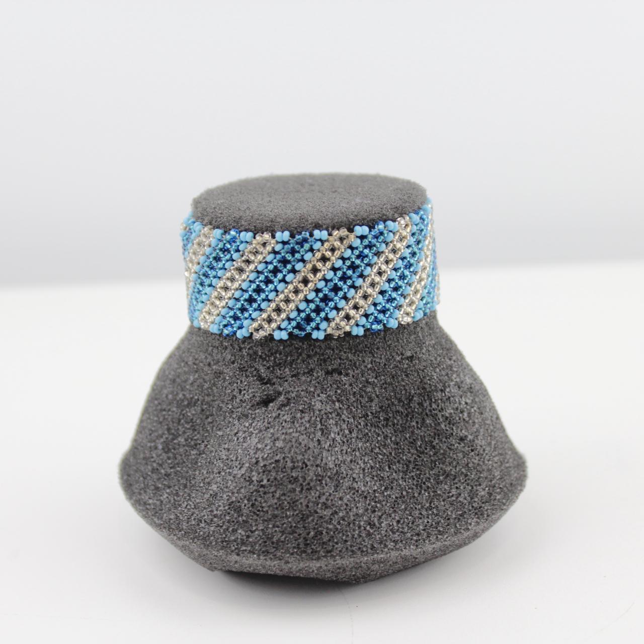Blue and Clear Beaded Bracelet Diagonal Stripes Fashion Jewe