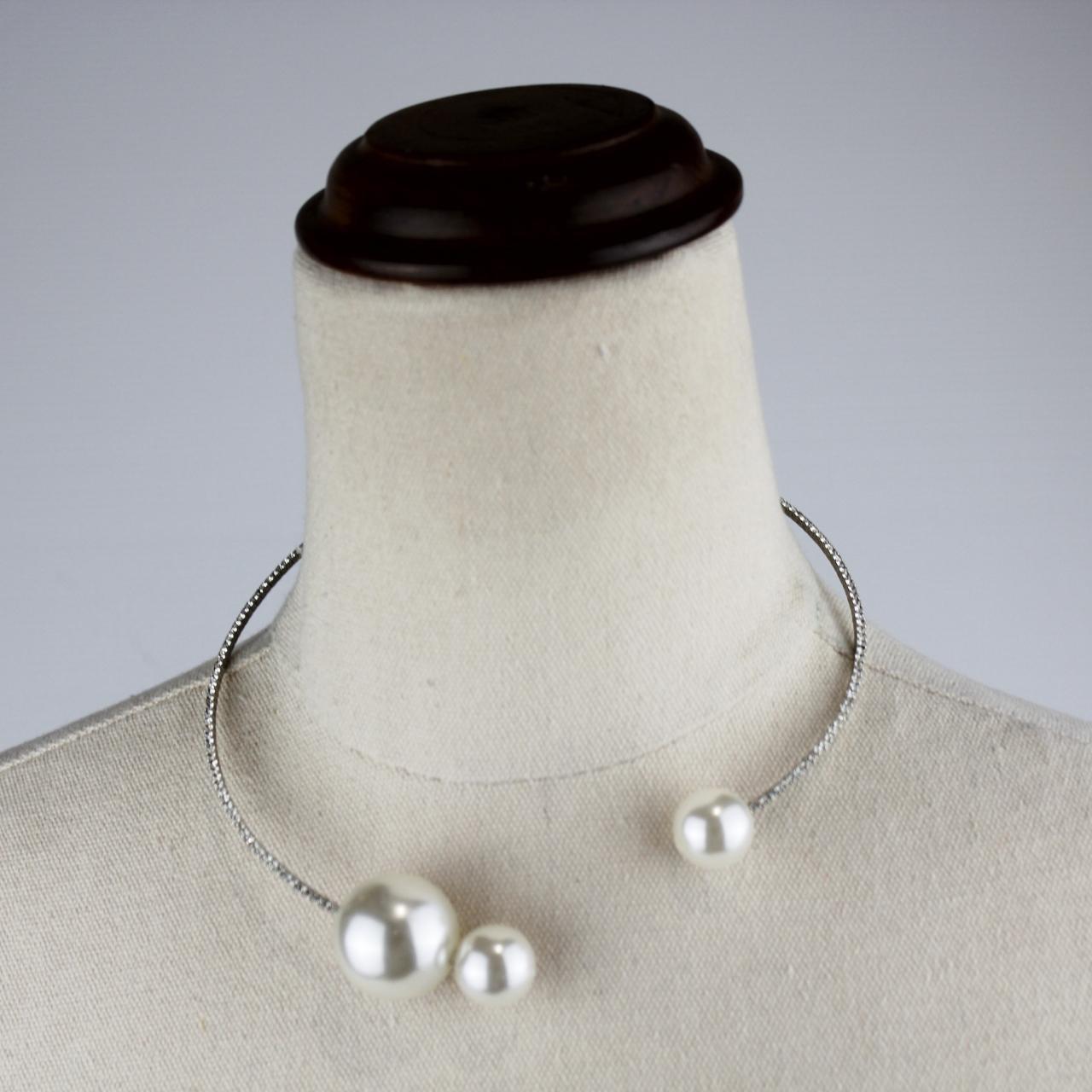 Elegant Choker Necklace Silver Tone Open Collar White Faux P