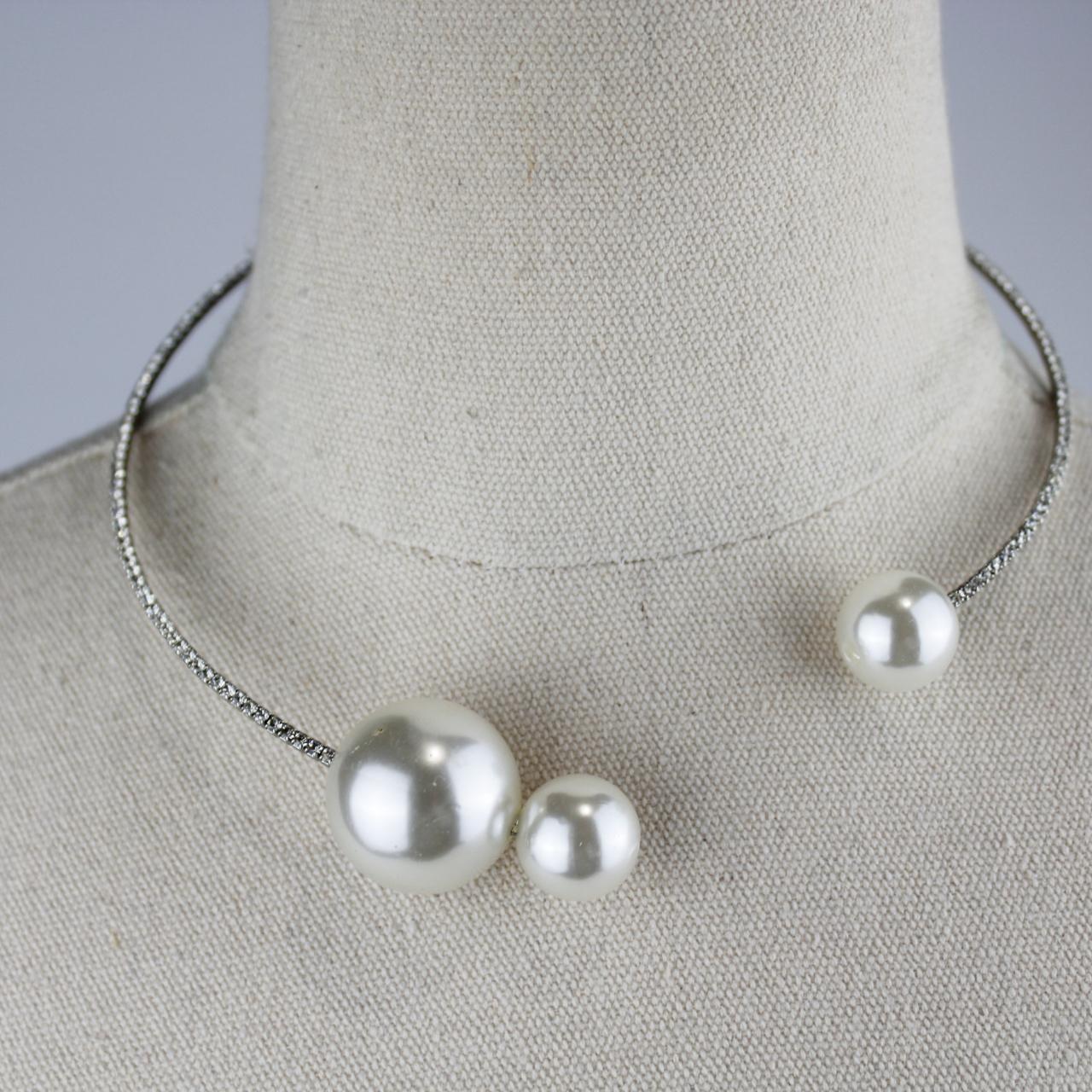 Elegant Choker Necklace Silver Tone Open Collar White Faux P