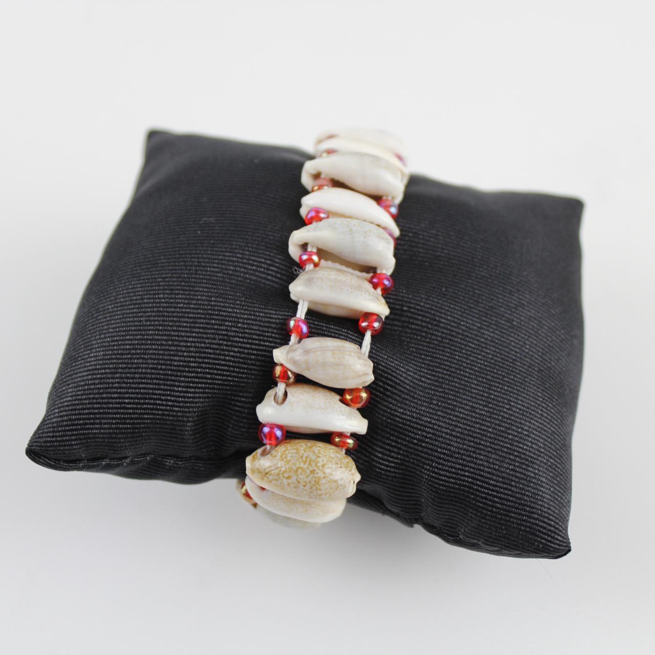 Seashell and Bead Bracelet - Boho Chic   Good pre-loved cond