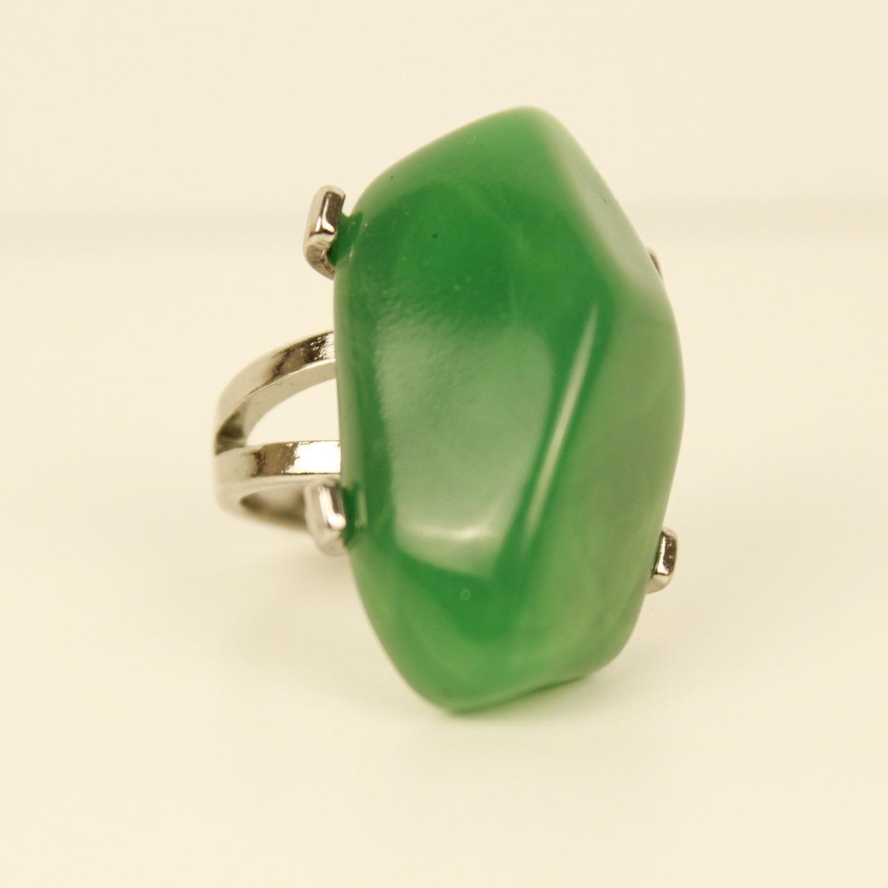 Vintage Green Ring Silver Tone Split Shank Cocktail Jewellery Size R  Deadstock.