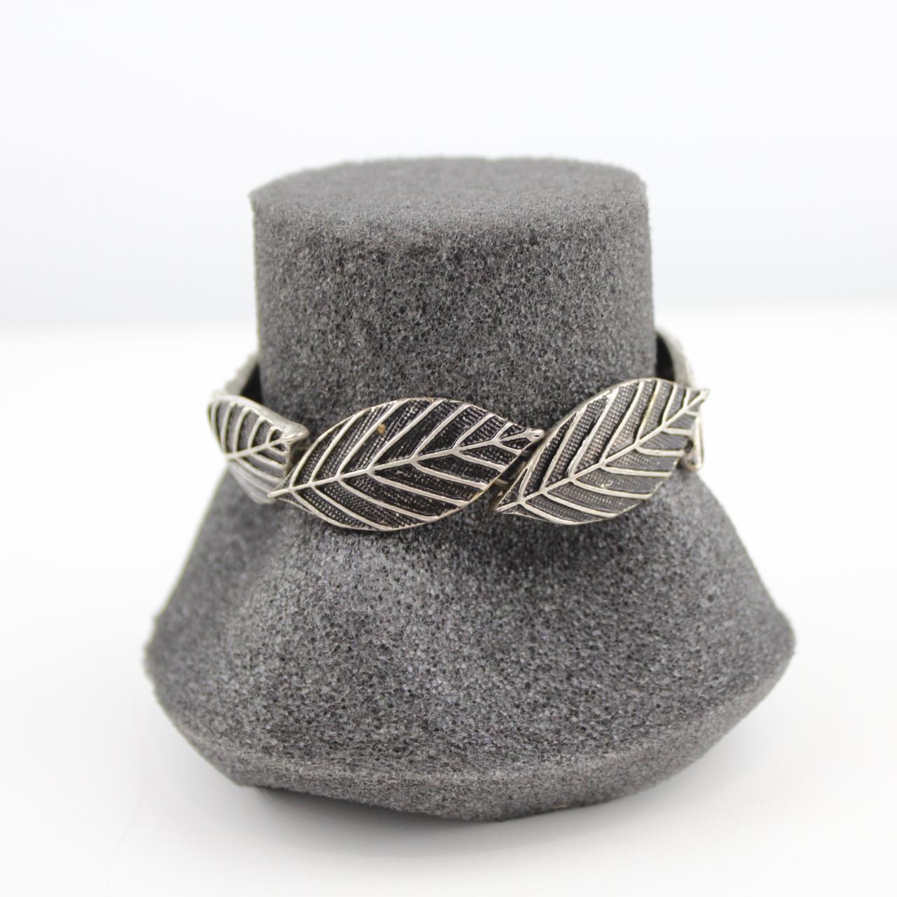 Silver Expandable Bangle Bracelet Leaf Pattern Adjustable Je