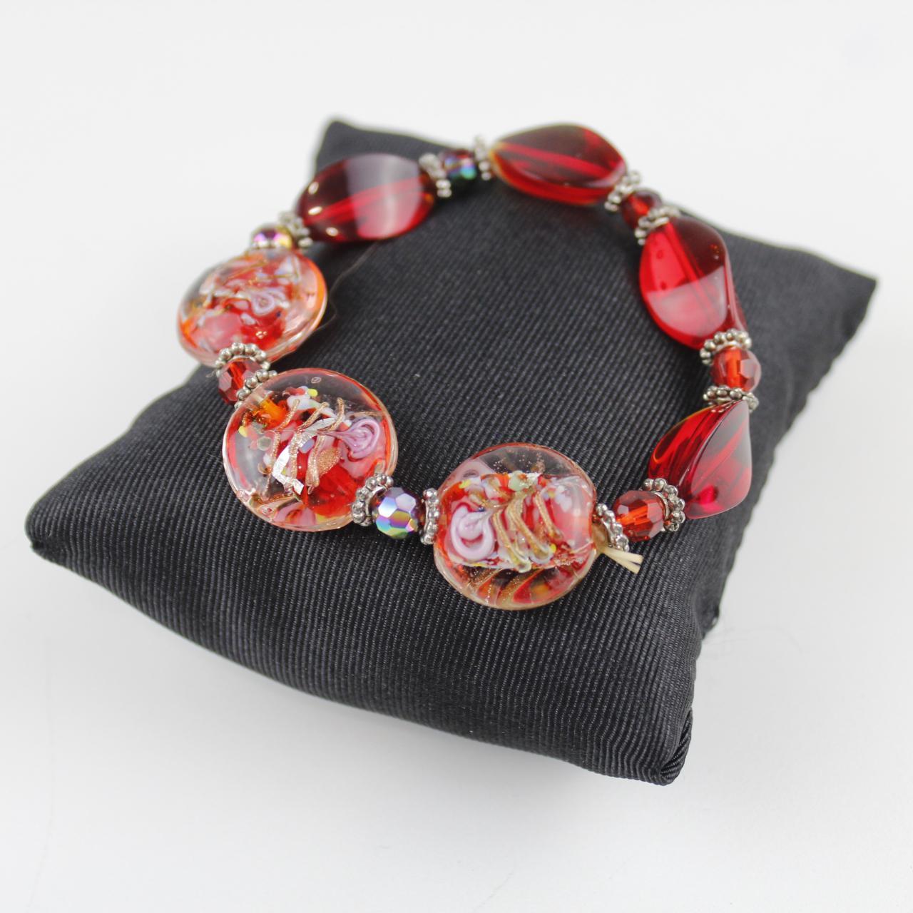 Elegant Red Teardrop Lampwork Glass Stretch Bracelet with Si