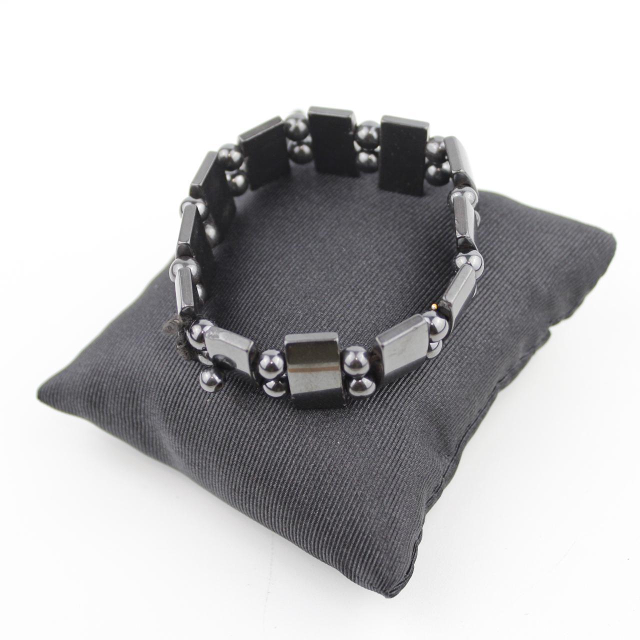 Bead Bracelet Black Rectangular Round Magnetic Clasp Sleek M