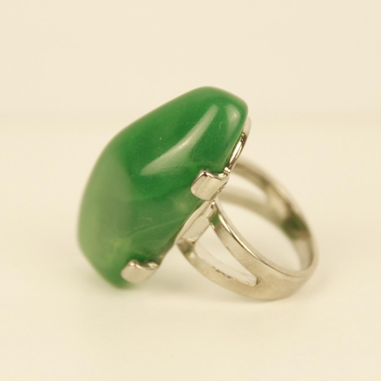 Vintage Green Ring Silver Tone Split Shank Cocktail Jewellery Size R  Deadstock.