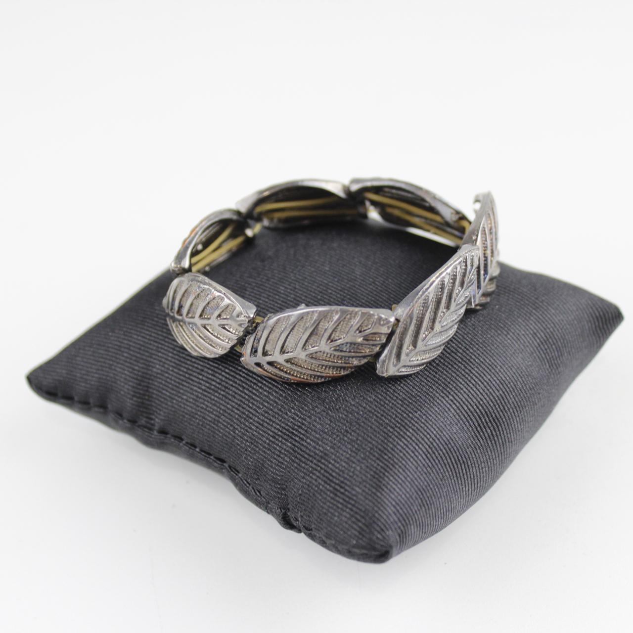 Elegant Silver-Tone Leaf Design Cuff Bracelet Nature Inspire