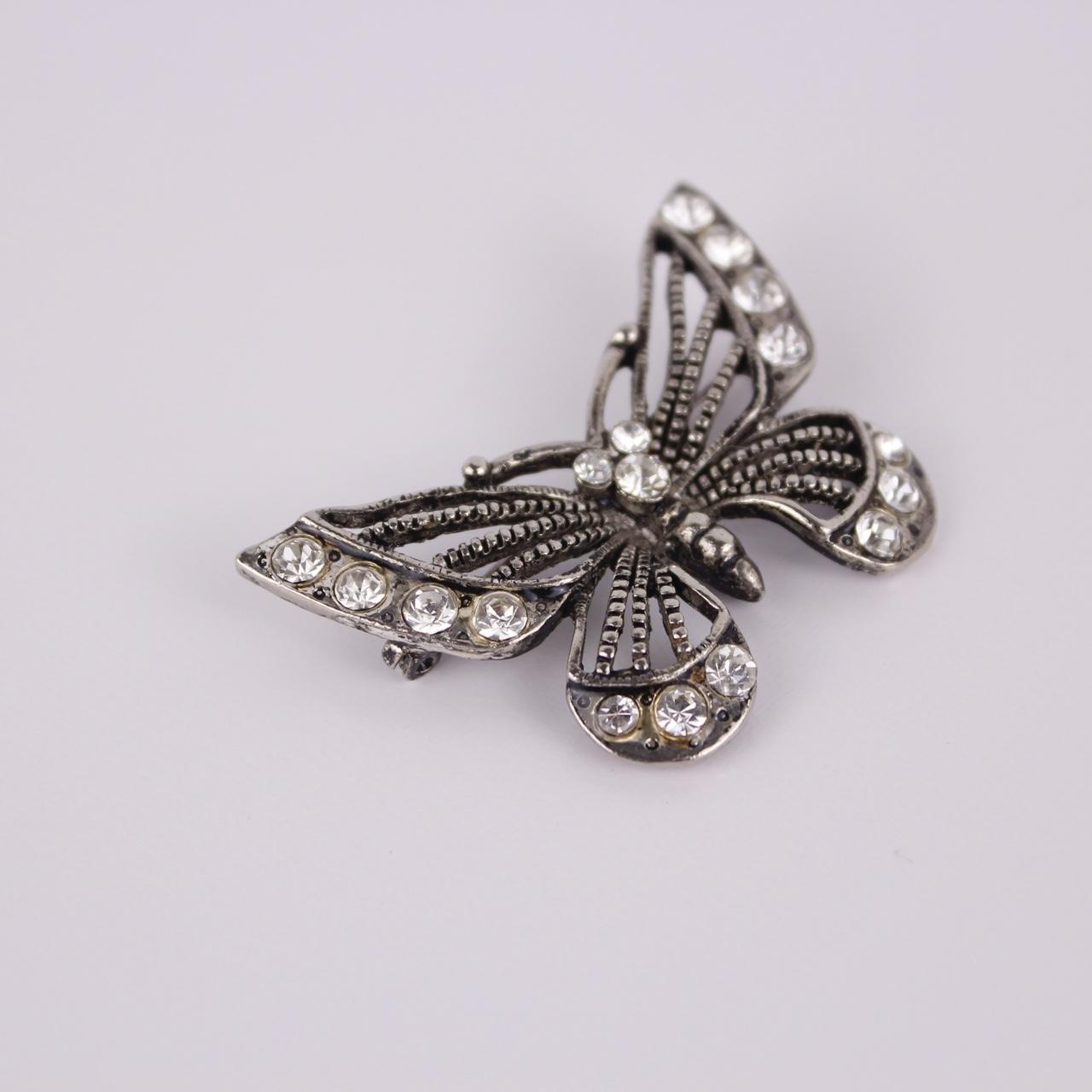 Butterfly Brooch Silver tone Filigree Clear Rhinestone Pin  Good pre-loved condi