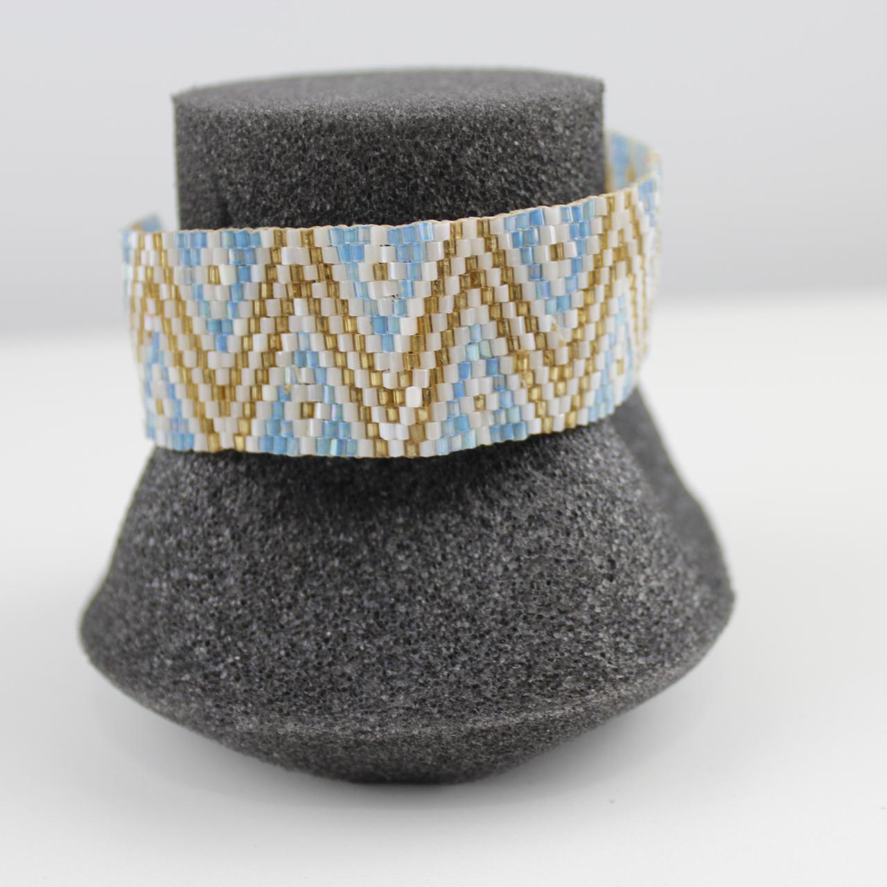 Beaded Bracelet - Geometric Zigzag Pattern - Blue, White & G