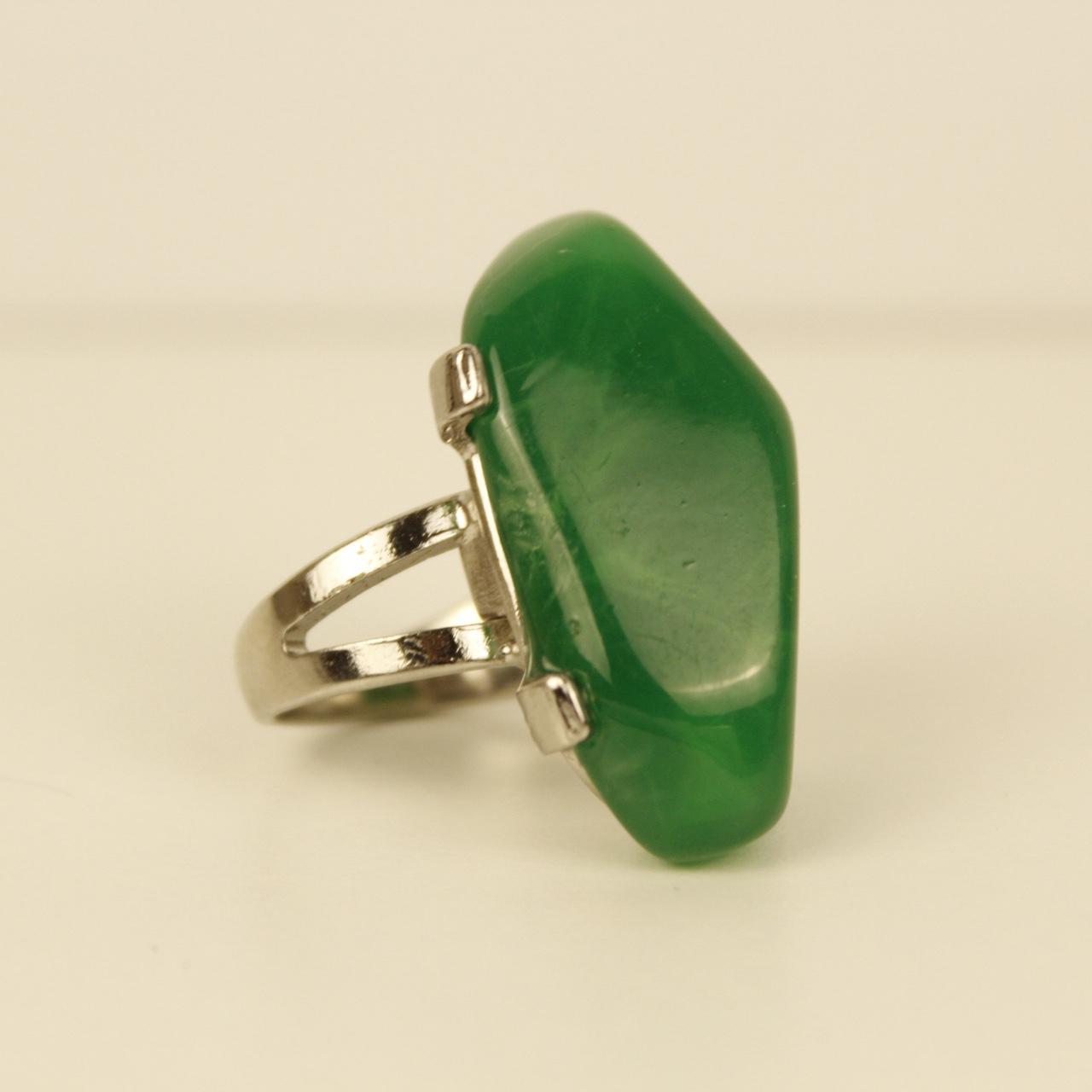 Vintage Green Ring Silver Tone Split Shank Cocktail Jewellery Size R  Deadstock.
