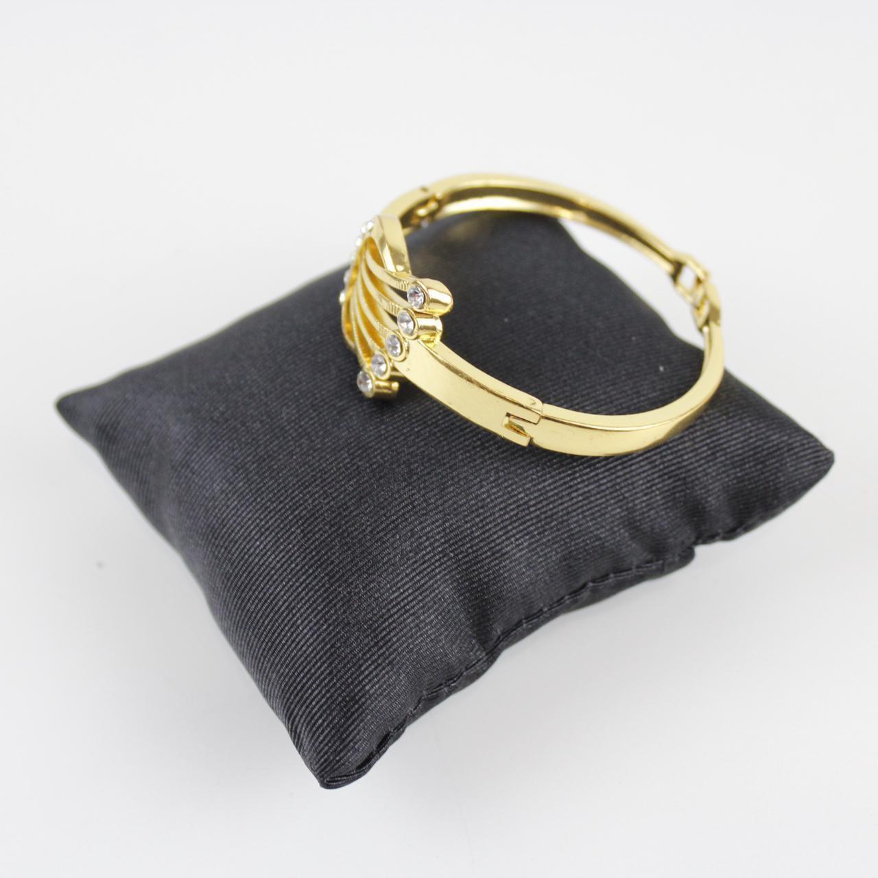 Gold-Tone Rhinestone Bracelet - Vintage Inspired - Elegant J