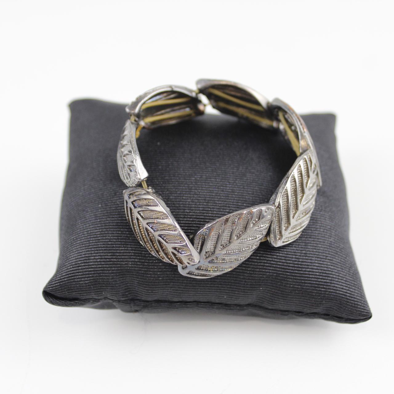 Elegant Silver-Tone Leaf Design Cuff Bracelet Nature Inspire