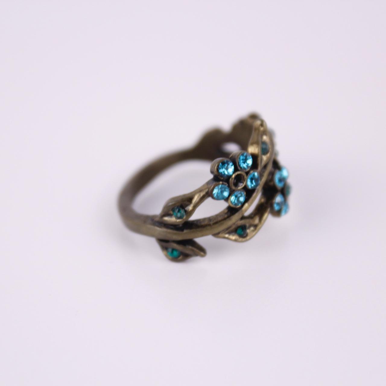 Vintage Gold tone Flower Ring Blue Crystal Rhinestone Floral Garden Statement Ba