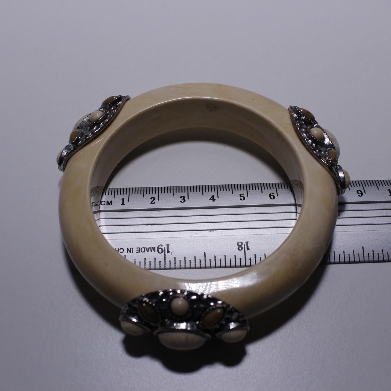 Vintage Cream Resin Bangle Bracelet Silver Tone Metal
