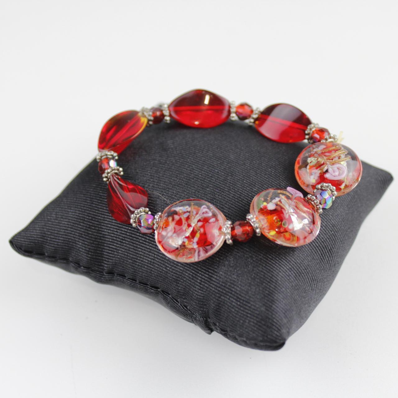 Elegant Red Teardrop Lampwork Glass Stretch Bracelet with Si