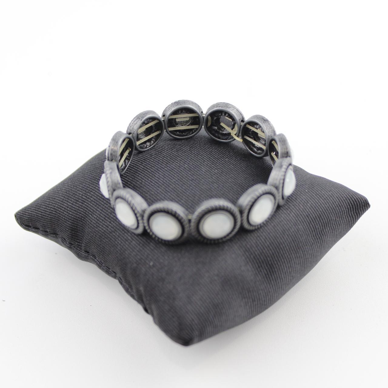 Gray Metallic Beaded Bracelet Layered White Cream Beads Stre
