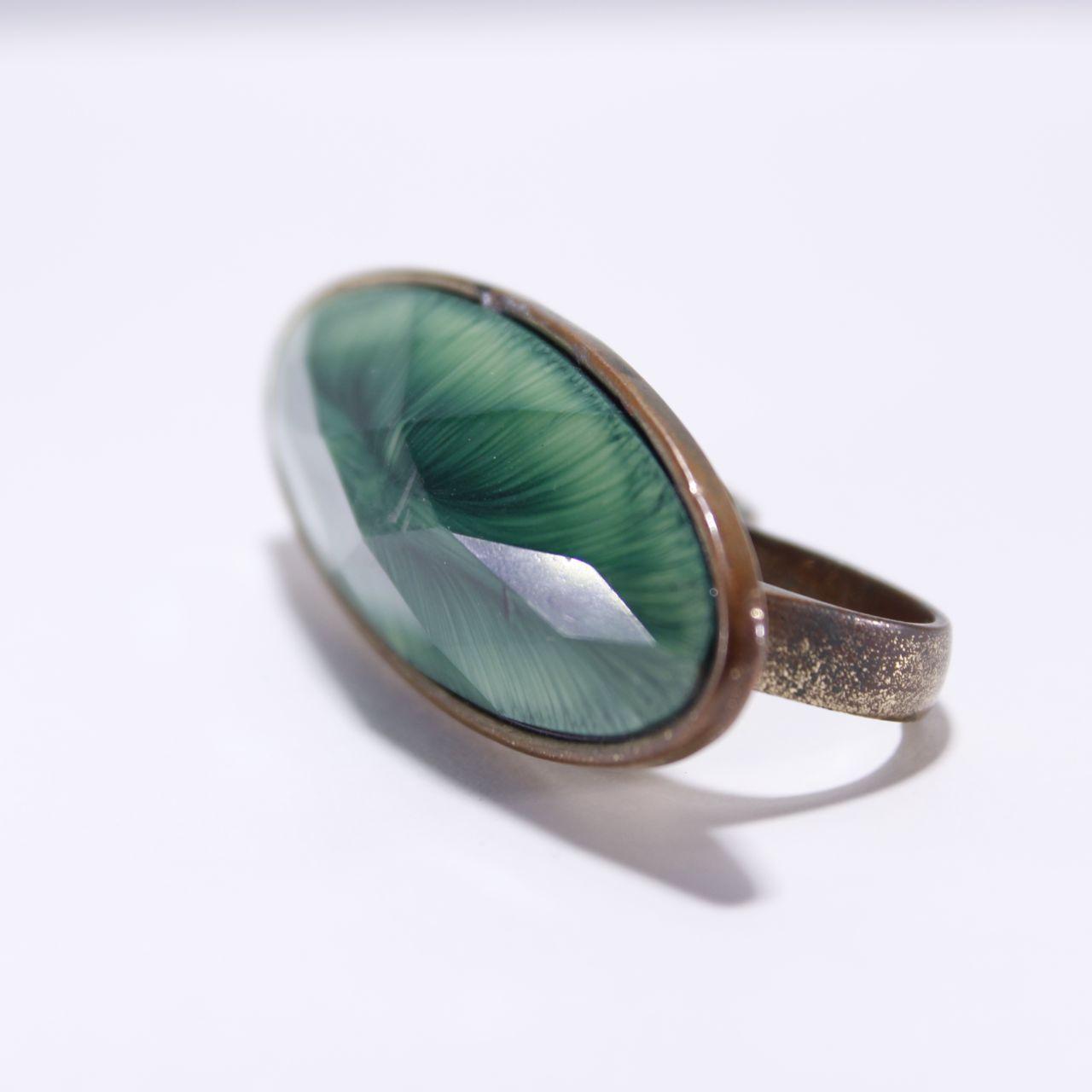 Two Finger Ring Oval Faceted Green Stone Gold Tone Statement
