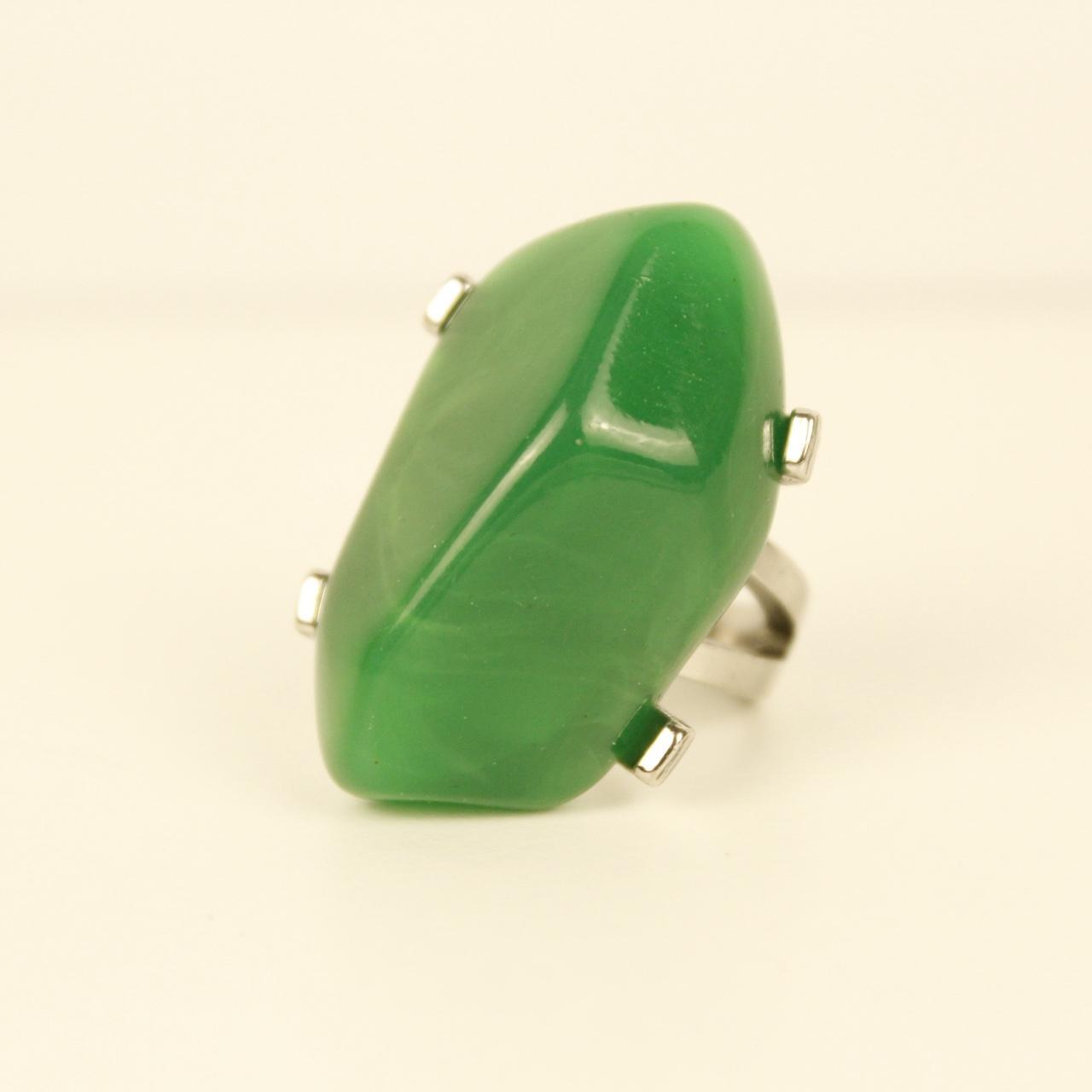 Vintage Green Ring Silver Tone Split Shank Cocktail Jewellery Size R  Deadstock.