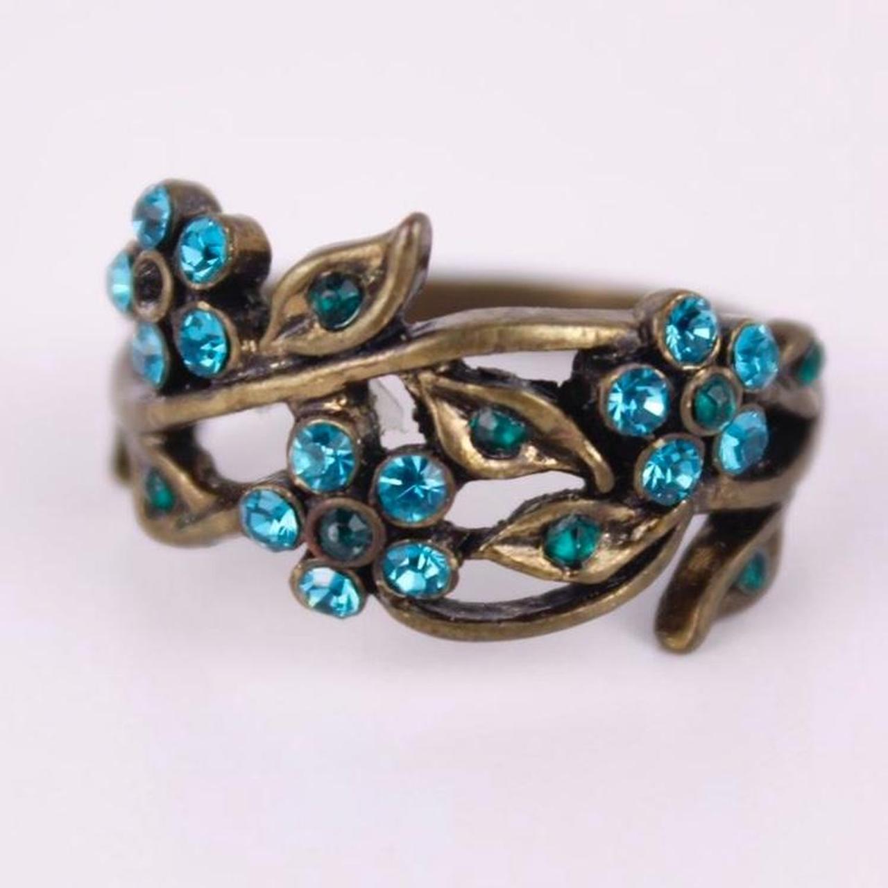 Vintage Gold tone Flower Ring Blue Crystal Rhinestone Floral Garden Statement Ba
