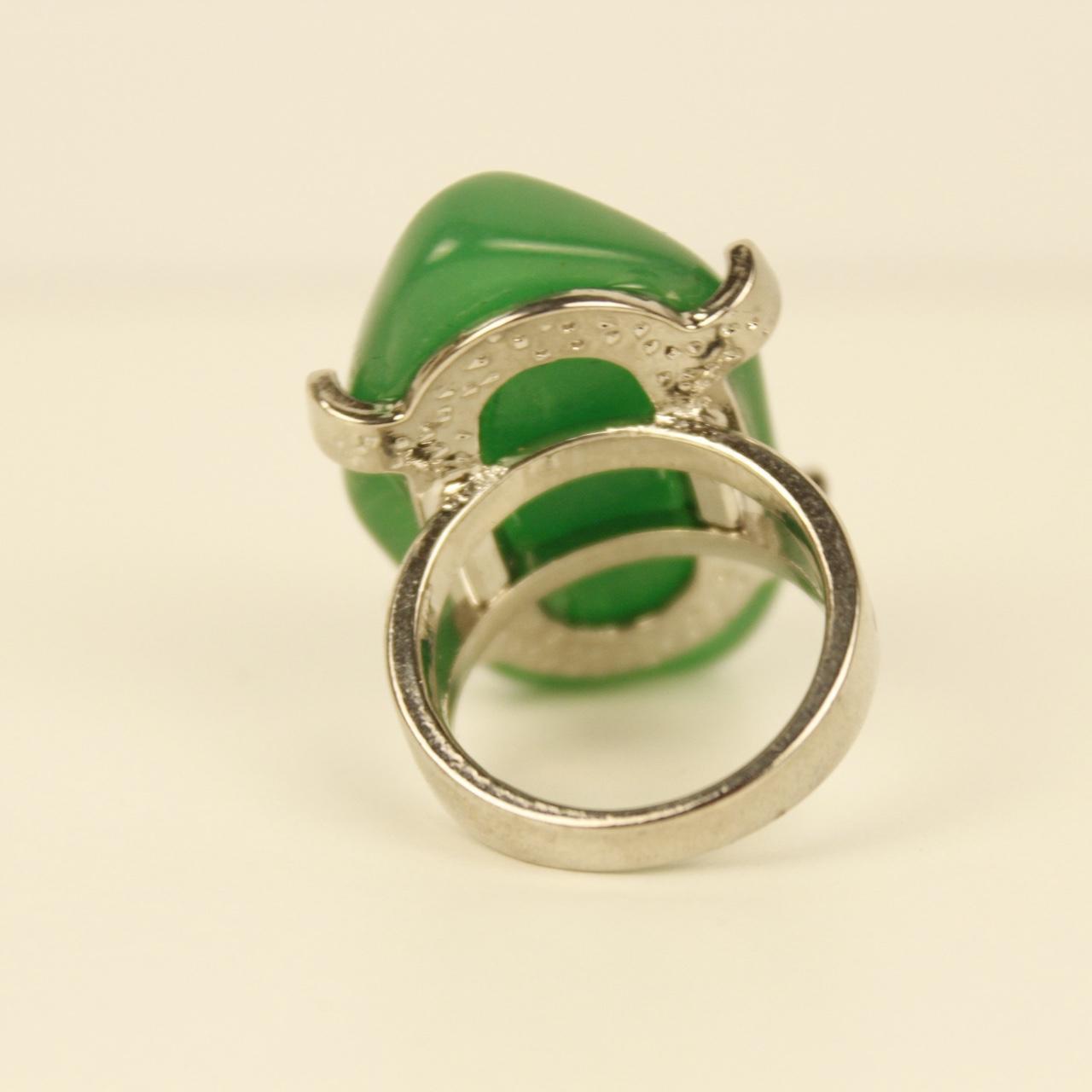 Vintage Green Ring Silver Tone Split Shank Cocktail Jewellery Size R  Deadstock.