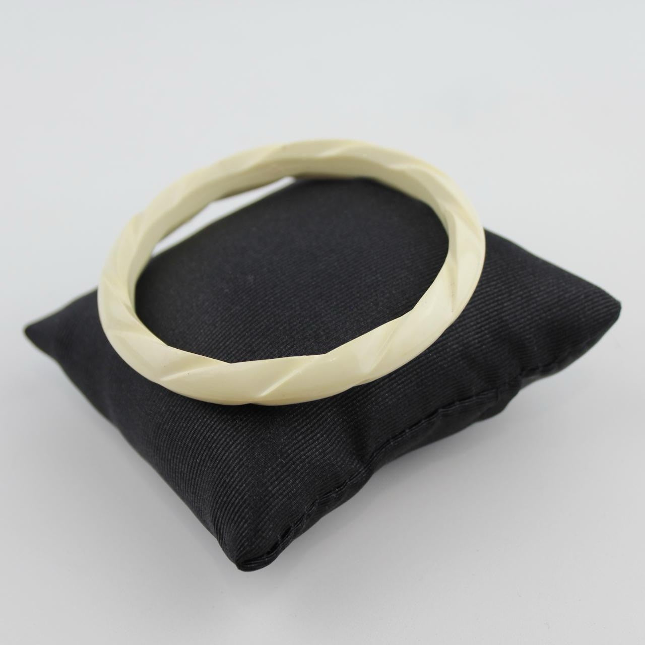 Creamy White Twisted Bangle Bracelet Resin Bone Design Jewelry Elegant Gift