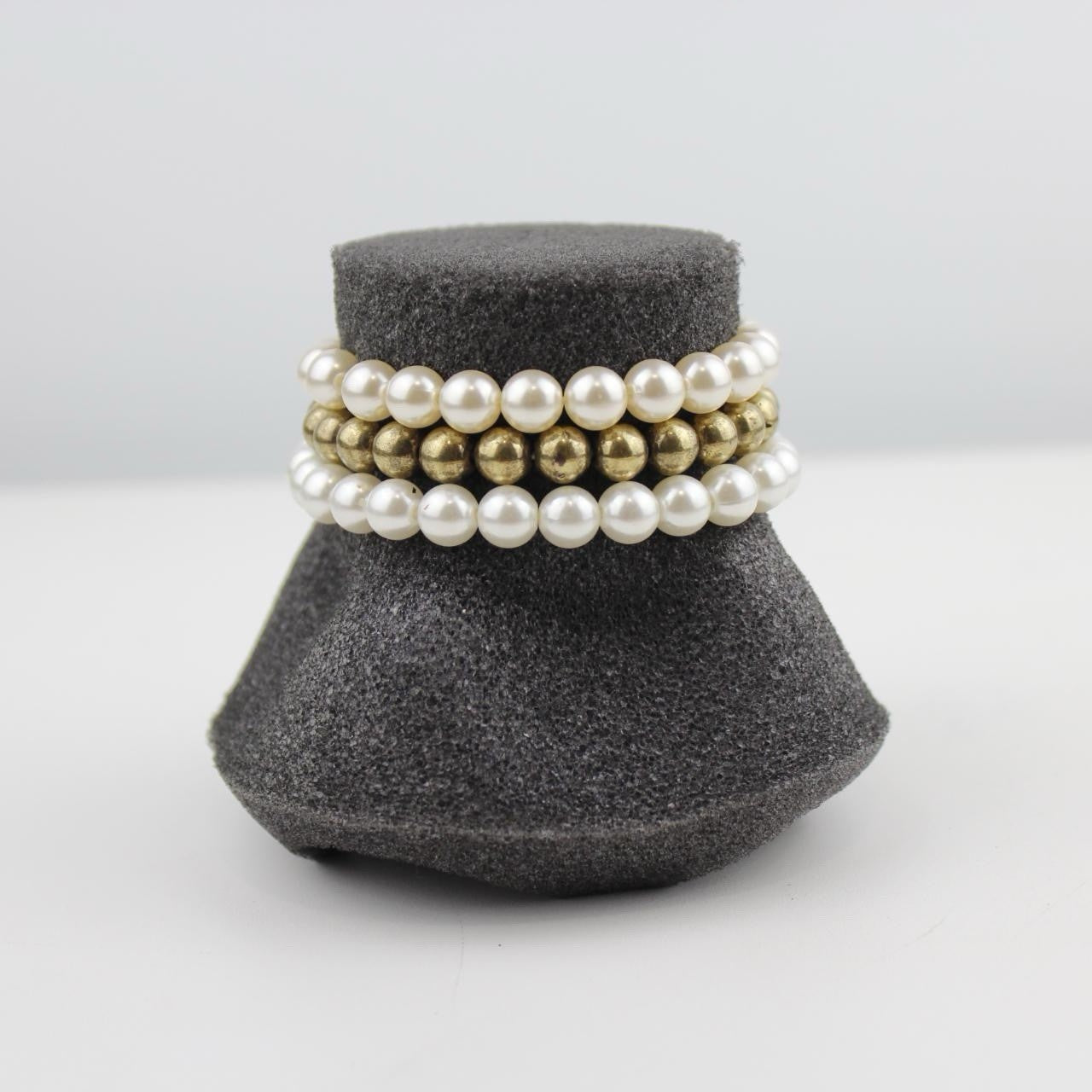 Set of 3 Beaded Bracelets White Pearl Gold Tone Metallic Stretch Jewelry Elegant